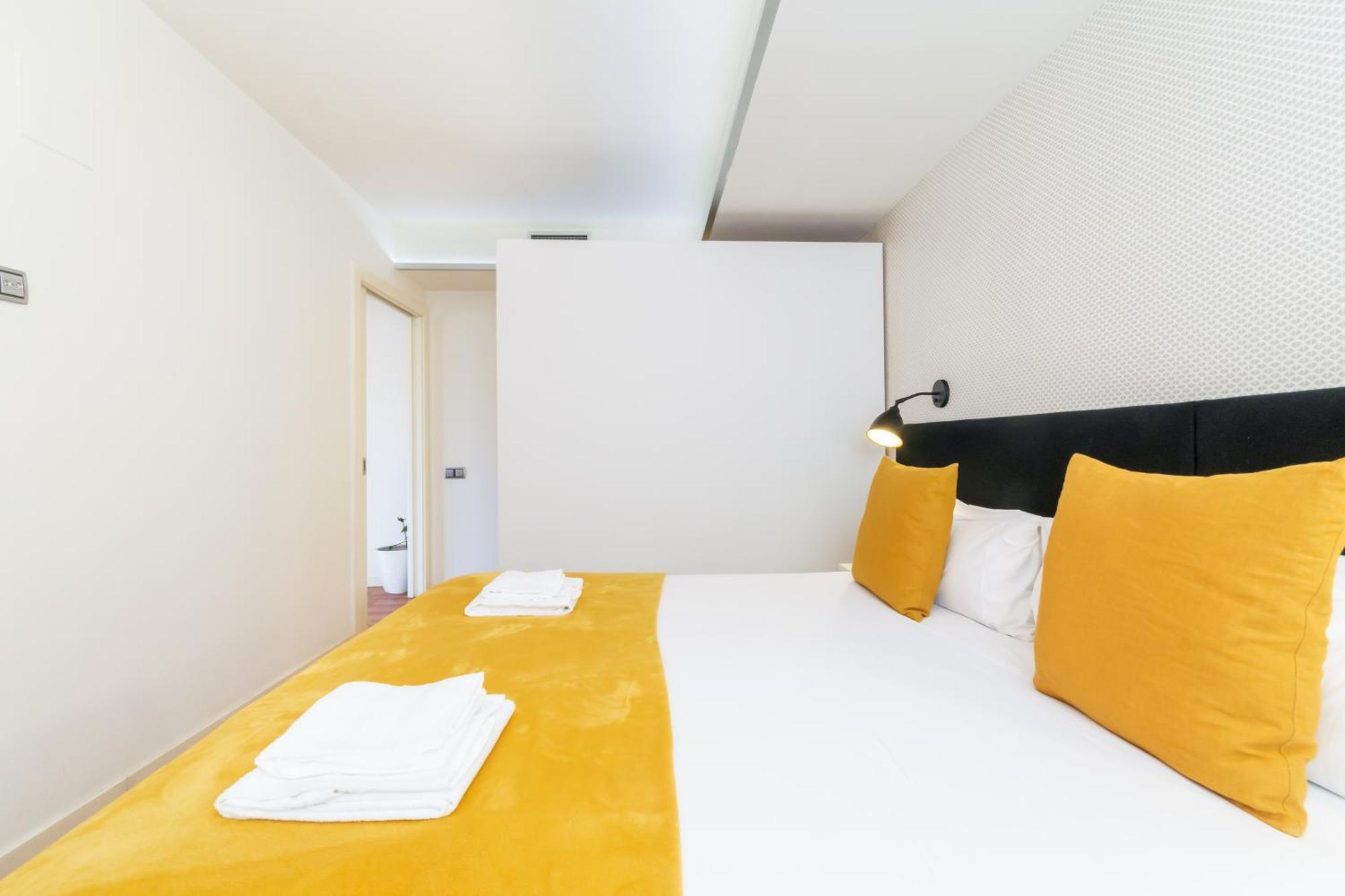 Unique Rentals - Placa Catalunya Central Apartments Barcelona Bagian luar foto