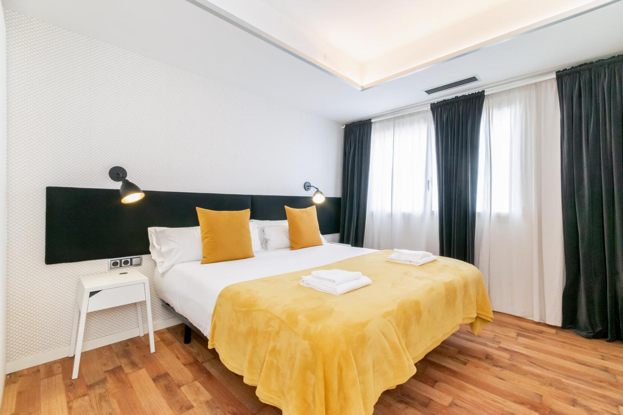 Unique Rentals - Placa Catalunya Central Apartments Barcelona Bagian luar foto